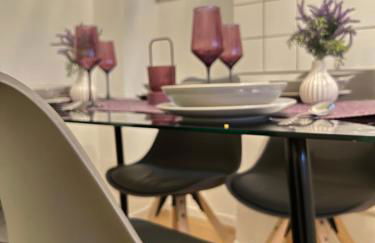 Purple Escape Balkon Netflix zentral - Foto 18