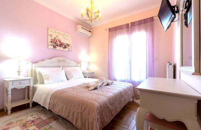 Nautilus Luxury Suites - Photo 6