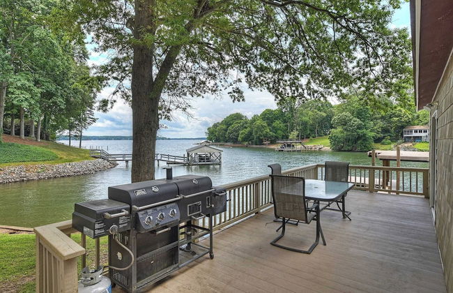 Family Lake House Retreat by Avantstay Sleeps 28 - Foto 11