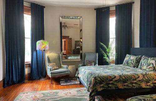 Large Historical Home for Groups Walk to Downtown! - Foto 56