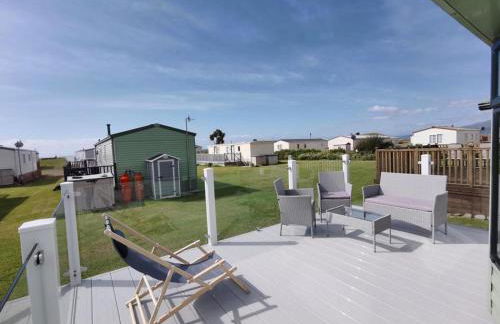 Sea and Mountain view Sunbeach Holiday Snowdonia - Photo 3