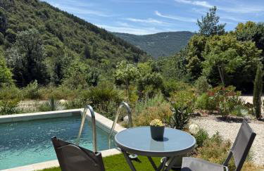 Gites Les Rochers de Plaisians avec piscine privée - Foto 1
