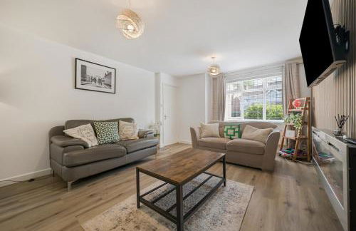 Stylish 4 Bed Trentham Retreat with Pool Table - Foto 18