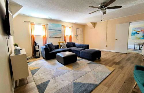 The Mid-Century Hub Close to Everything - Photo 32