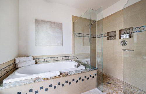 Arch Views Beautifully designed home with swimming pool table and more - Foto 21