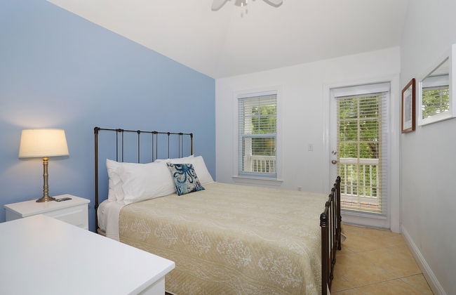 Waterfront Luxury Villa With Sunset Views And Boat Slip 3 Bedroom Townhouse by RedAwning - Photo 4