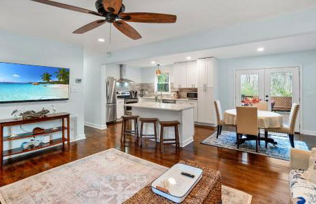 Camellia House - 6 minutes to MCRD Parris Island Graduation Family Friendly, Beach Pass Included, Renovated - Photo 2