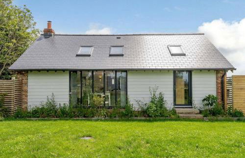 Romantic cottage for 2 with hot tub - Photo 14