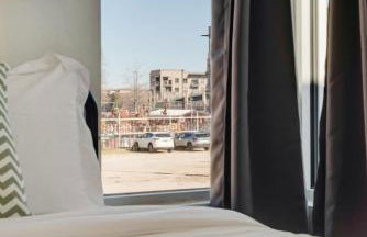 Urban 2BR I Parking I King Bed I Workspace - Foto 9