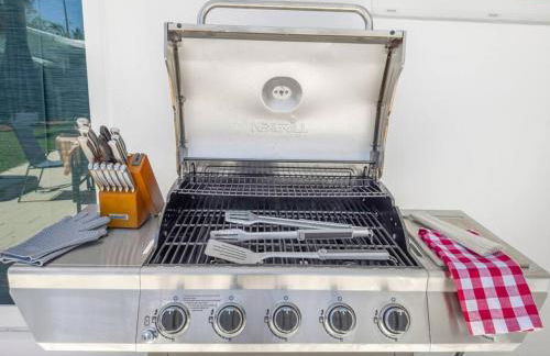 Amazing Home w Heated Pool 8 mins to the Beach - Foto 25