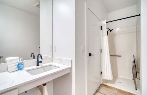 Studio Bliss Dual-Queen Stay in Vibrant Alberta - Photo 21