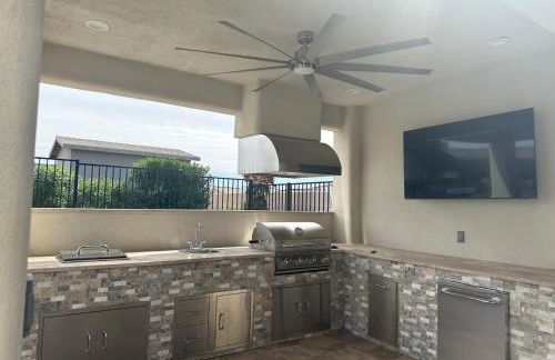 Beautiful New construction home - New Pool & Spa! - Foto 72