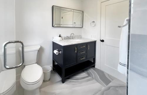 New Construction Modern Luxury Retreat w 6 Beds - Foto 35