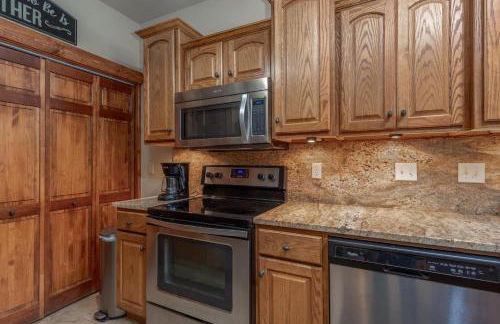 1BR Village At Indian Point 503 near SDC Free Tickets Daily up to 500 - Foto 4