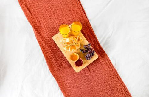 Centrally Located Apt with Parking - Foto 50