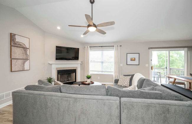 Poolside Paradise Near the Ark - Foto 24