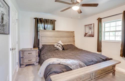 Riverfront Home with Porches and Views in Cotter! - Foto 9