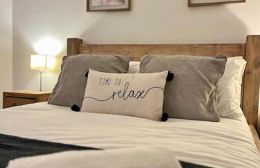 Corner House- hot tub and outdoor fireplace - Foto 44