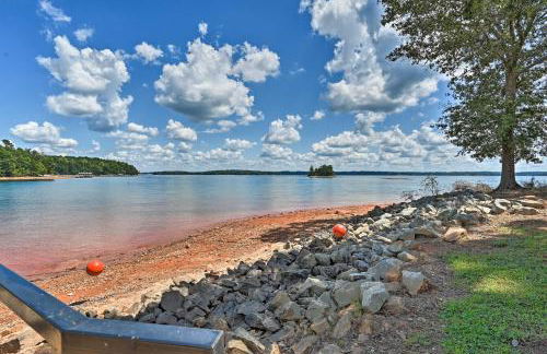 Chic House with Private Dock on Lake Hartwell! - Foto 44