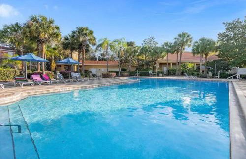 Lakefront Retreat 4BR-3BA Pool Home Near Disney - Foto 43