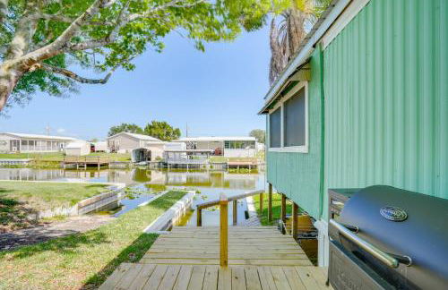 Boat and Fish Canal-Front Home on River - Foto 20