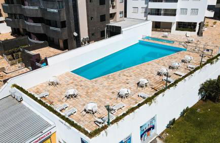 Vista mar em Caiobá com piscina conforto e localização - Foto 2