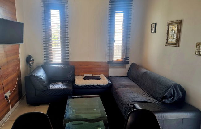 Impeccable 3-bed Villa in Nicosia - Photo 8