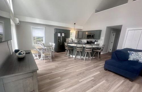 New 2023 Waterfront Home near Acadia with Hot Tub - Foto 6