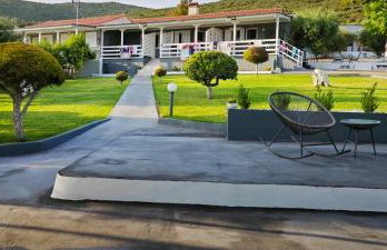 Garlis Apartments - Photo 2