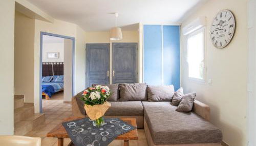 Alluring Holiday Home in Largentière with Pool - Foto 2