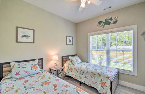 Ocean Isle Beach Home with Shared Lanai and Grill - Foto 22