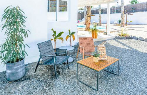 Boutique Beach Villa by Lanzarote Retreats - Private Pool - 1 min walk to Sea Pool - Photo 58