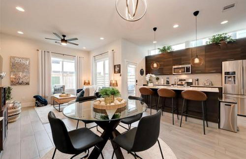 5 mins to Downtown - Houston Rodeo - Sleeps 7 - Photo 1