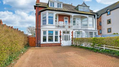 Fairhaven View by Guestz - Photo 2