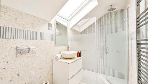 Stylish 3 Bedroom Apartment - Foto 5, Shower