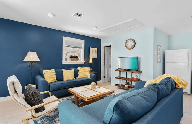 30A Grayt'n Greatful by Avantstay Charming Home+cottage, Walk to Western Lake - Foto 3