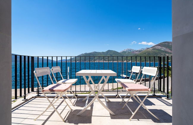 Villa Lastva is a Five Star Seafront Luxury Villa With Privite Pool - Foto 53