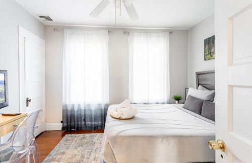 Sunny & Spacious 2BD 1BA WFH Apt-Huge Yard & Patio - Foto 26