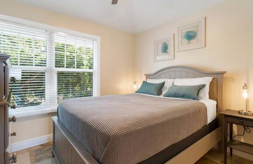 Beach House Getaway - 2 & 2-5 Villa - OS Slip-Ramp-Pkg - Photo 19