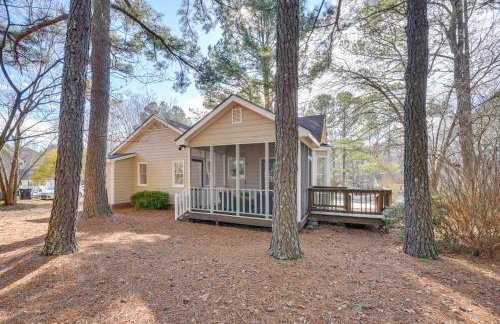 Petals and Pillows Getaway 1 Mi to Dtwn Wendell! - Foto 22