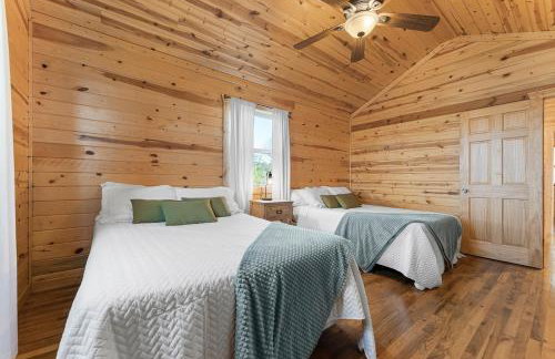 Cabin 1 - Peaceful Cabin Near River with Fire Pit and Hot Tub - Foto 39