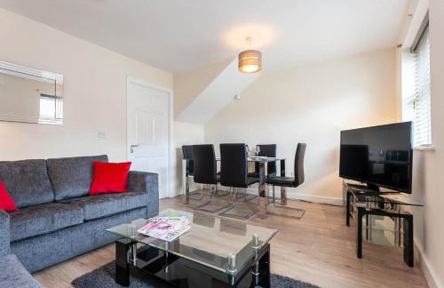 4 bed home, driveway parking ideally located in Latchford, Warrington - Executive St Marys House - Foto 10