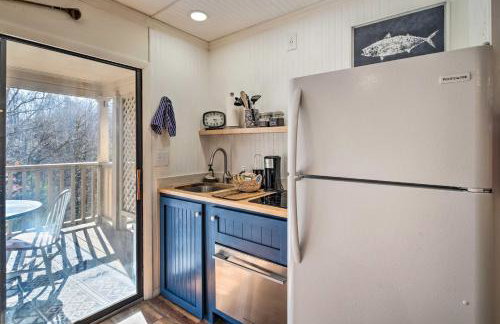 Balcony and Pool Access! Couples Escape in Lake Lure - Foto 10