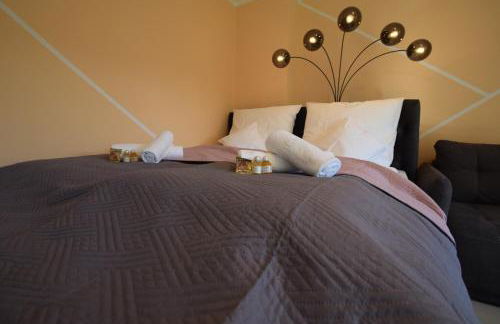 Bliss Place - 1R Premium Apartment - Kingsize Bett, Smart TV, Küche, Balkon, Waschkeller - Foto 5