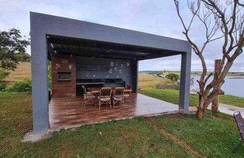 Casa de campo de alto padrão à beira da represa - Foto 13