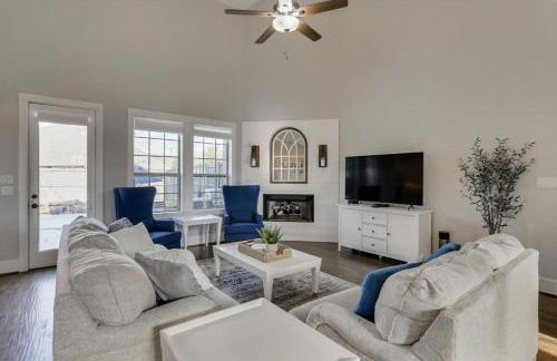 Vibrant Texas Escape - 5BR, Pool & Hot Tub - Foto 9