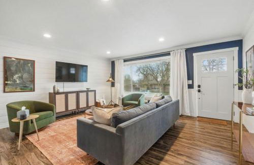 Projector Nights And Park Delights Designer Reno - Photo 1