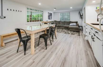 Spacious 5-Bedroom Retreat for 12 in Serene Neighborhood Near Louisville's Best Attractions - Photo 16