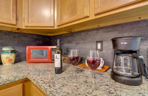 Blue Ridge Getaway with Hot Tub and Seasonal View! - Foto 14