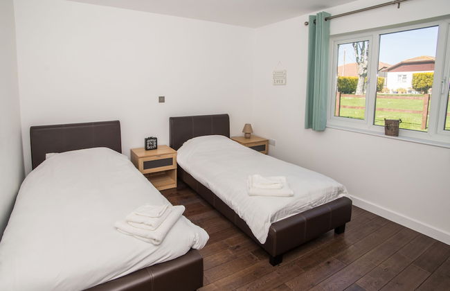 Stoneleigh Village - Photo 15